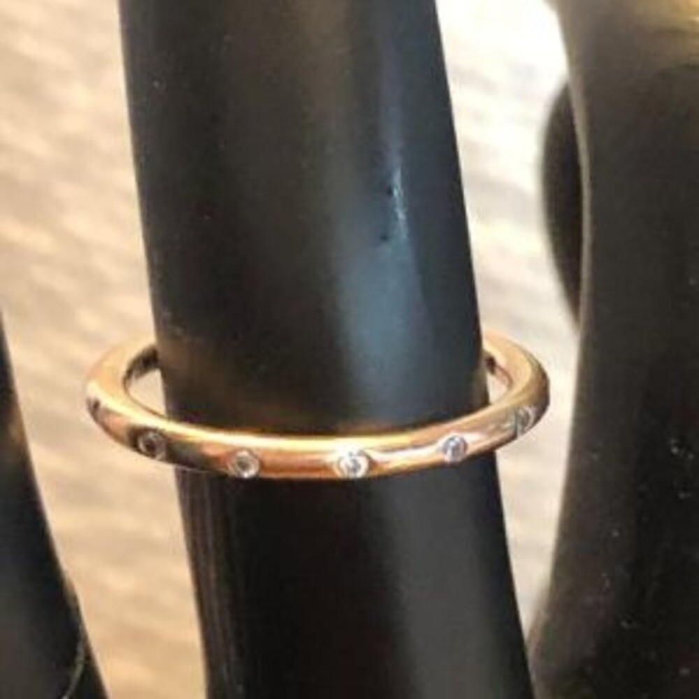 PANDORA SIMPLE SPARKLING BAND RING Item 180945CZ
